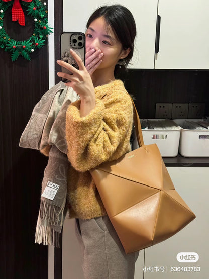 양 공장 / 로에베 기하학 가방