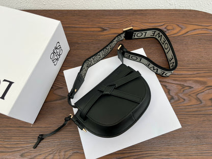 Yang Factory / Loewe Saddle Bag