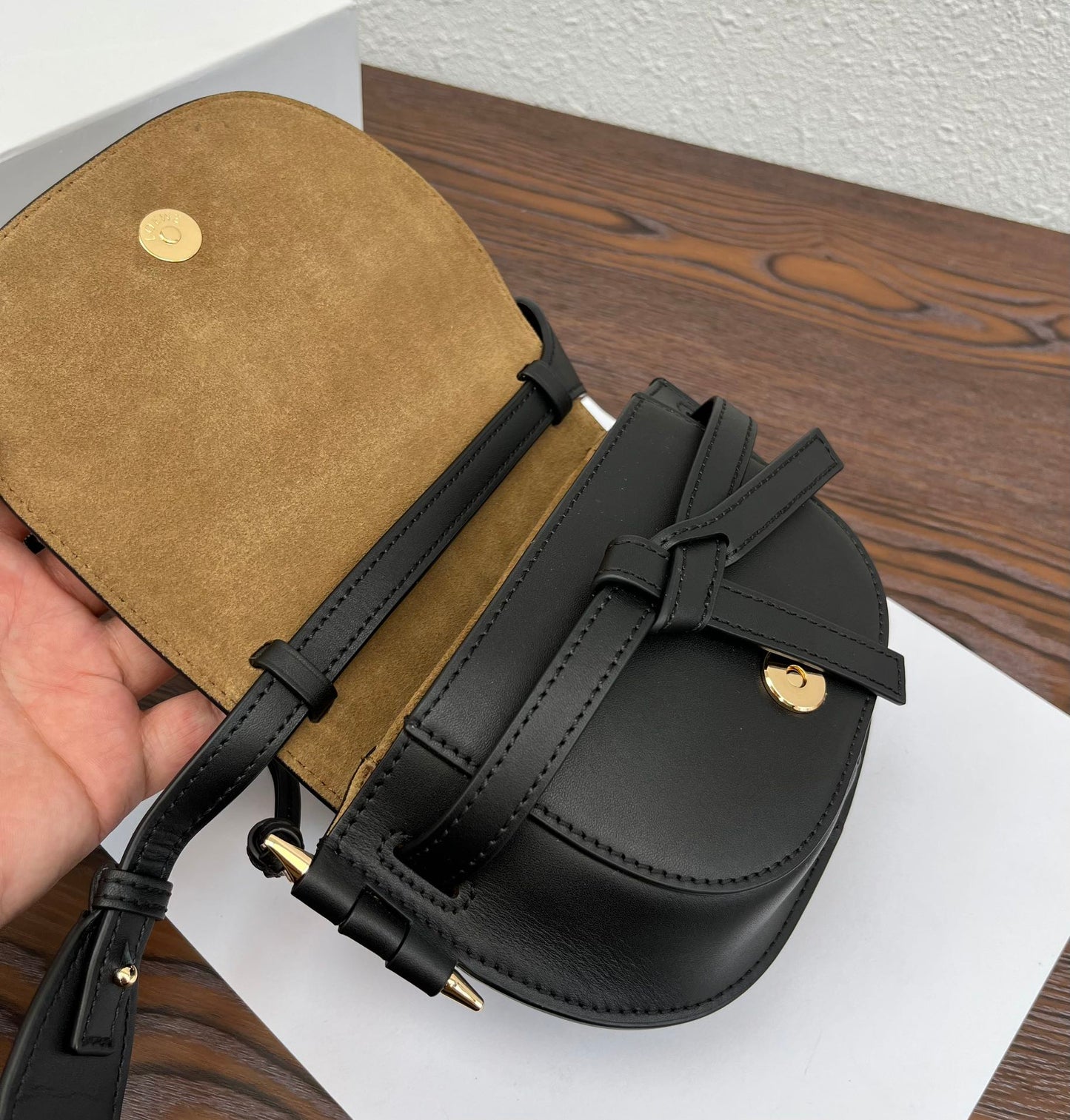 Yang Factory / Loewe Saddle Bag