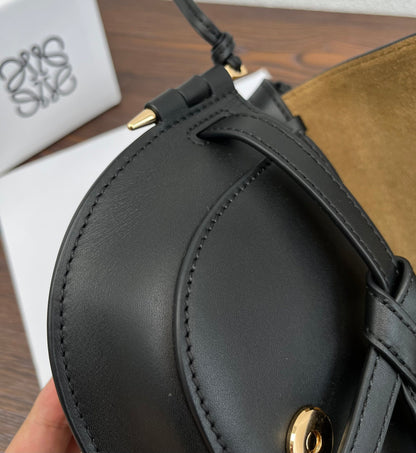 Yang Factory / Loewe Saddle Bag