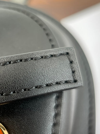 Yang Factory / Loewe Saddle Bag