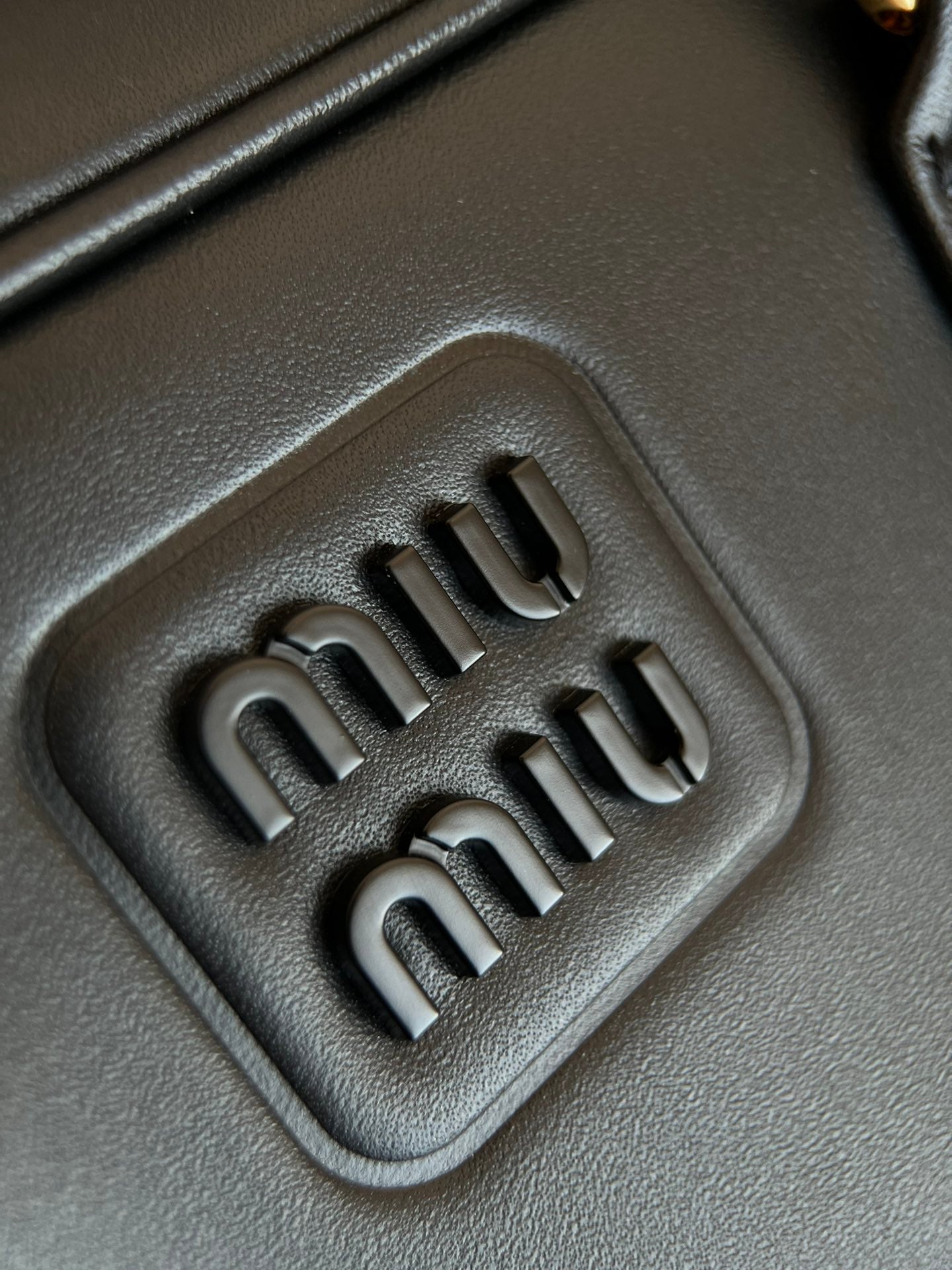 양 공장 / 미우미우 스몰 사이즈 블랙 볼링백