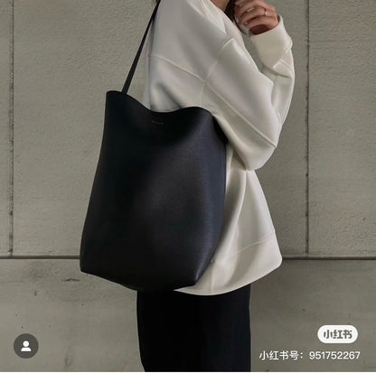 양 공장 / The Row 버킷백
