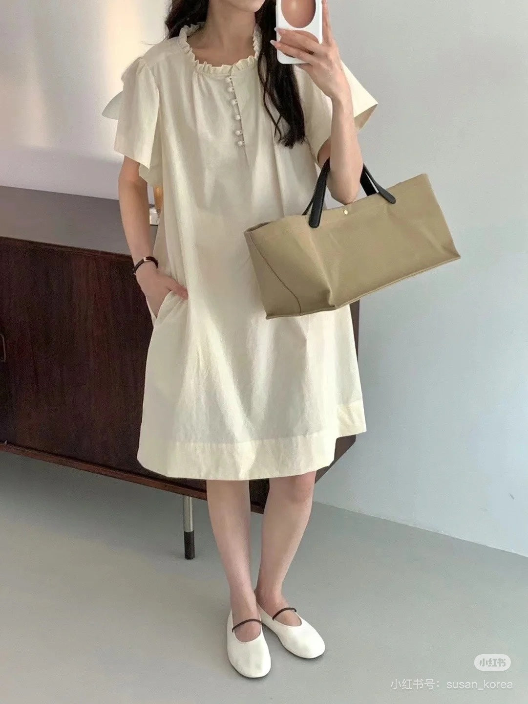 Two factories / The Row canvas bag