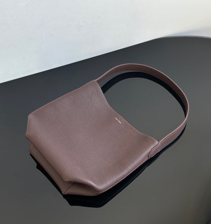 양 공장 / The Row Bucket Bag
