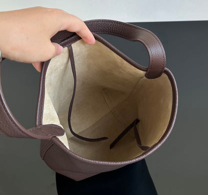 양 공장 / The Row Bucket Bag