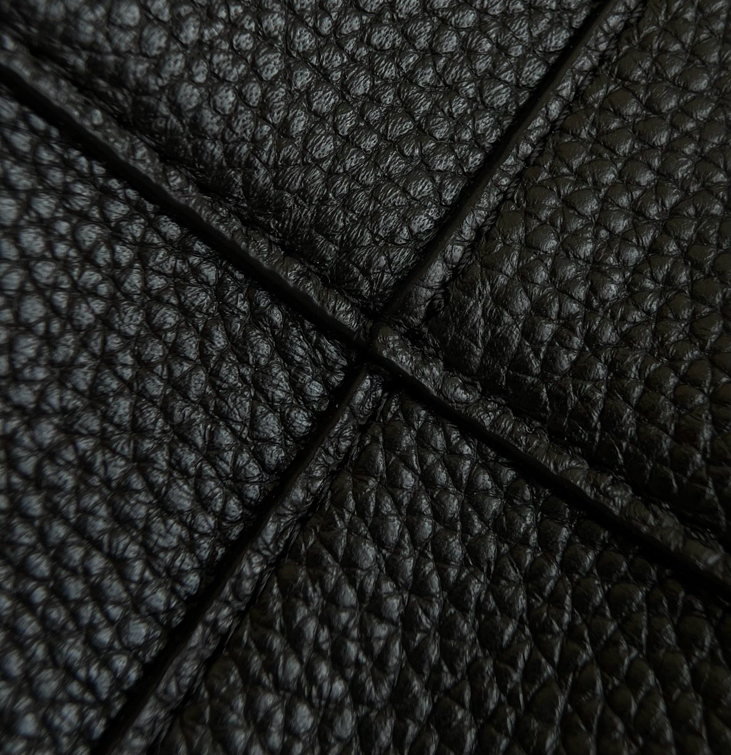 양 공장 / The Row Bucket Bag