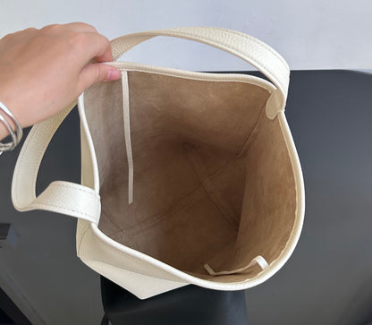 양 공장 / The Row Bucket Bag
