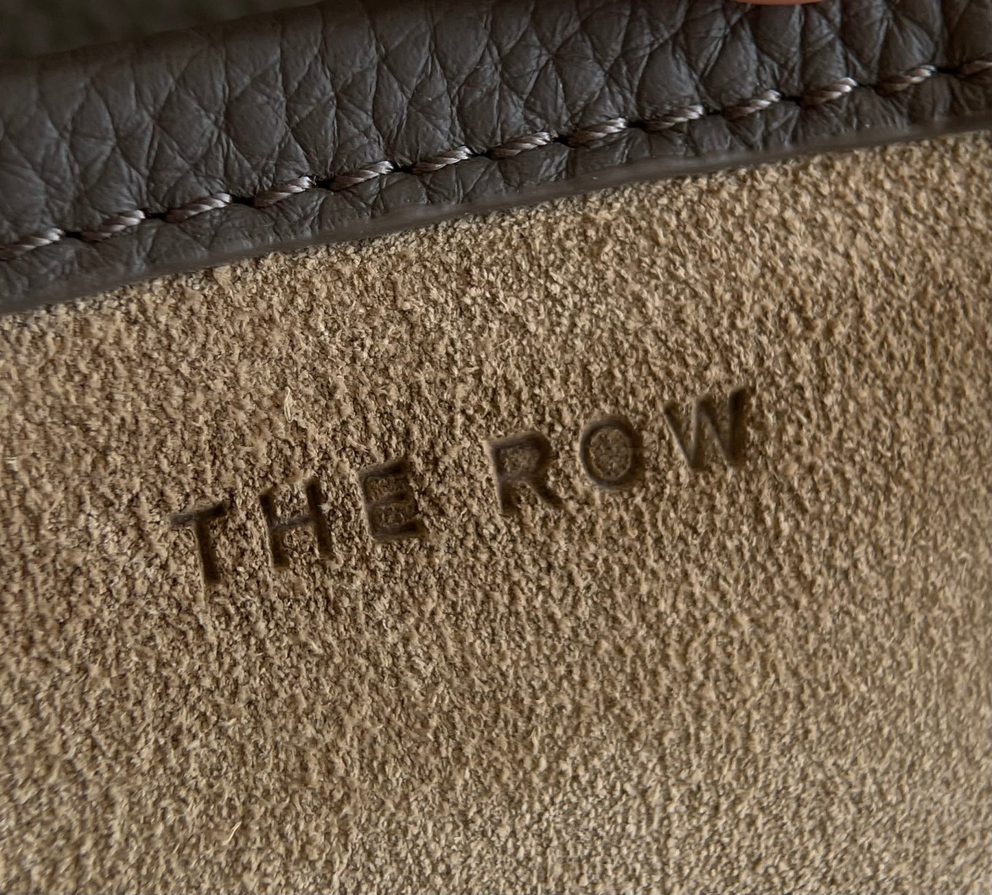 양 공장 / The Row Bucket Bag
