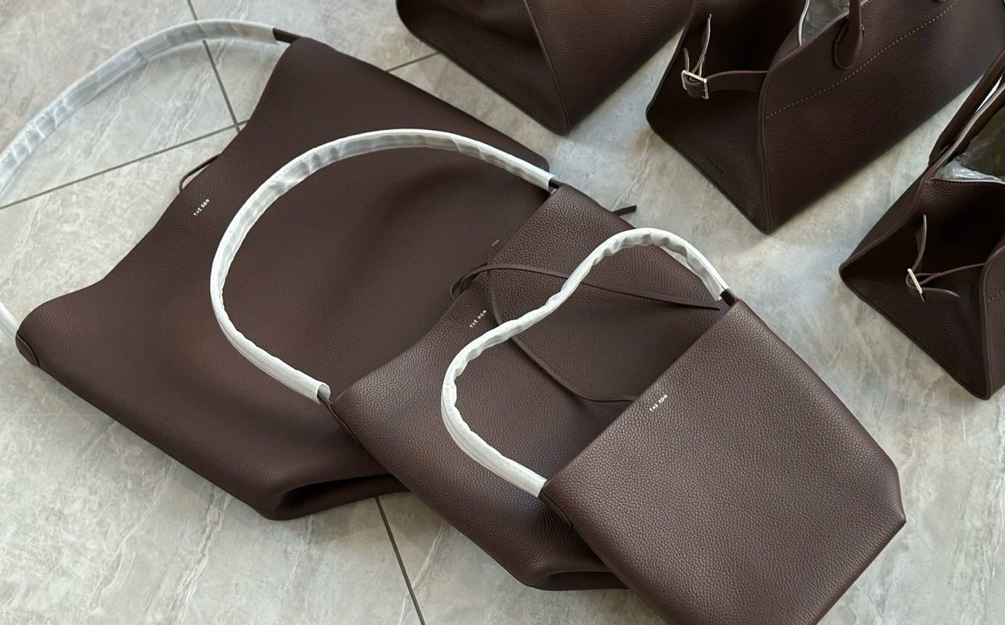 양 공장 / The Row Bucket Bag