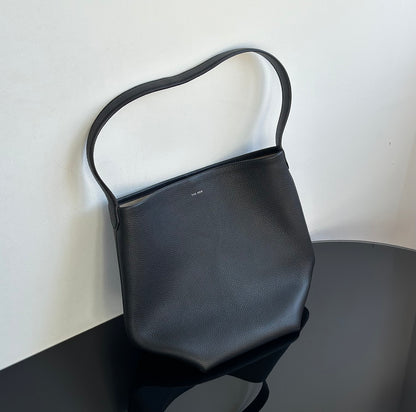 양 공장 / The Row Bucket Bag