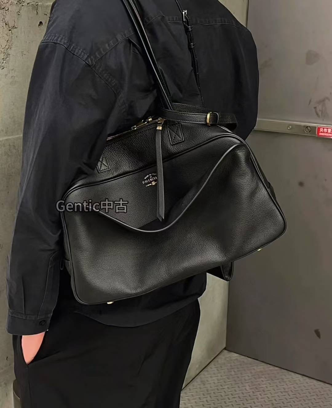 양 공장 / 발렌시아가 볼링백