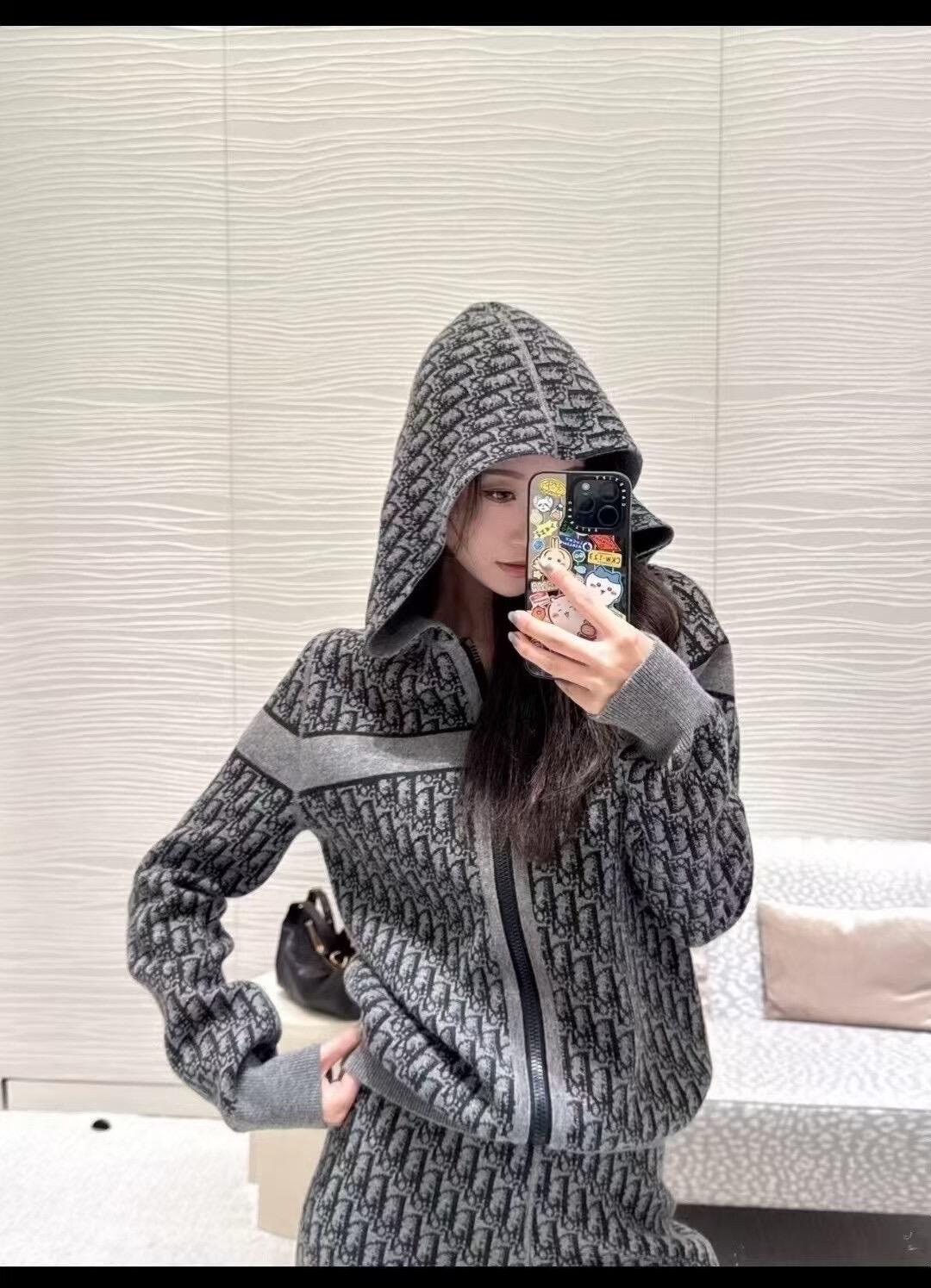 R공장 / 디올 여성 지퍼 니트