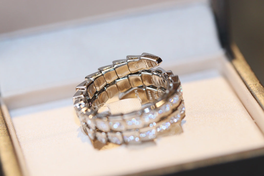 보스 악세사리 / BVLGARI  뱀 모양 반지