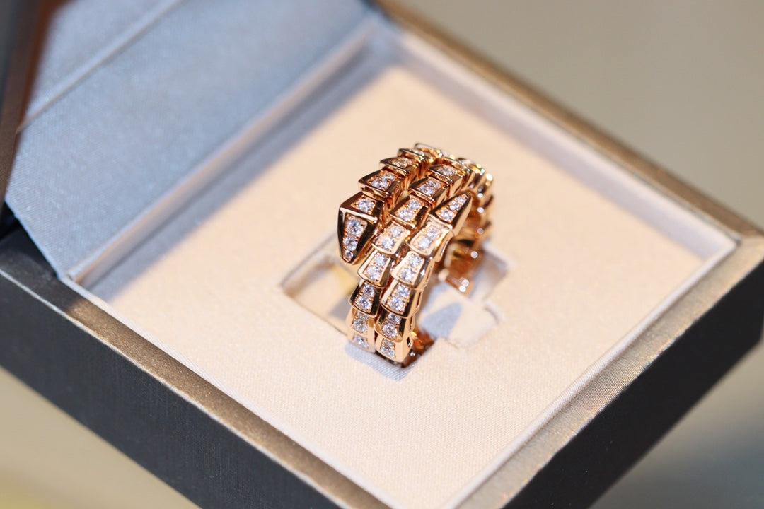 보스 악세사리 / BVLGARI  뱀 모양 반지