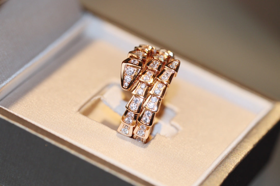 보스 악세사리 / BVLGARI  뱀 모양 반지