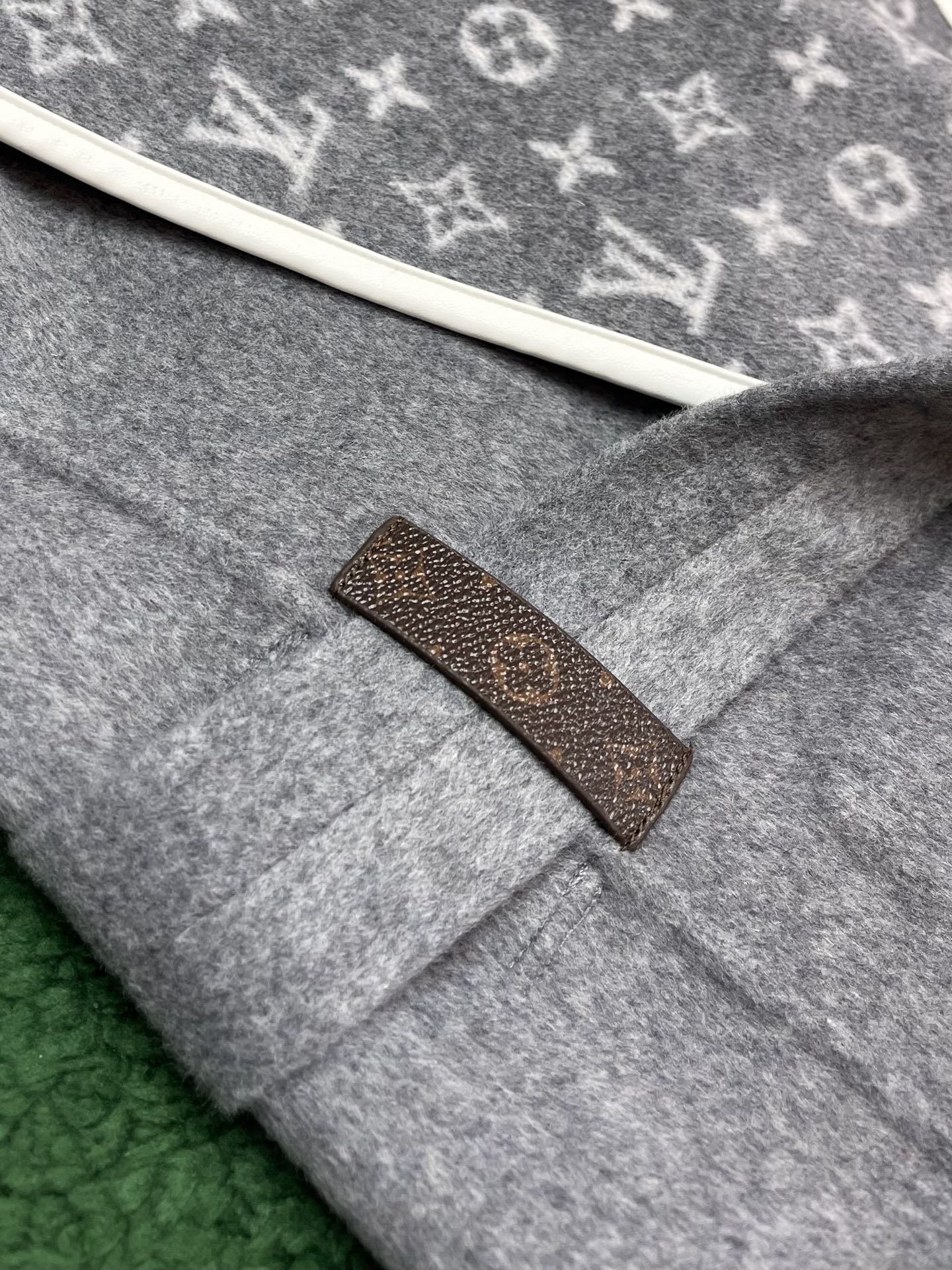 R Factory / 루이비통 여성 후드 코트