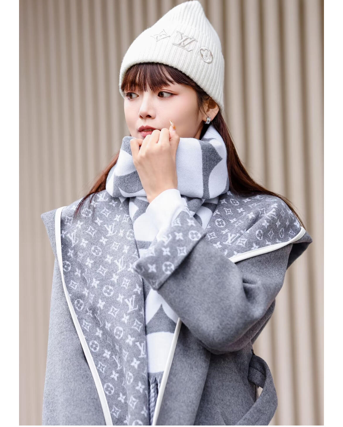 R Factory / 루이비통 여성 후드 코트