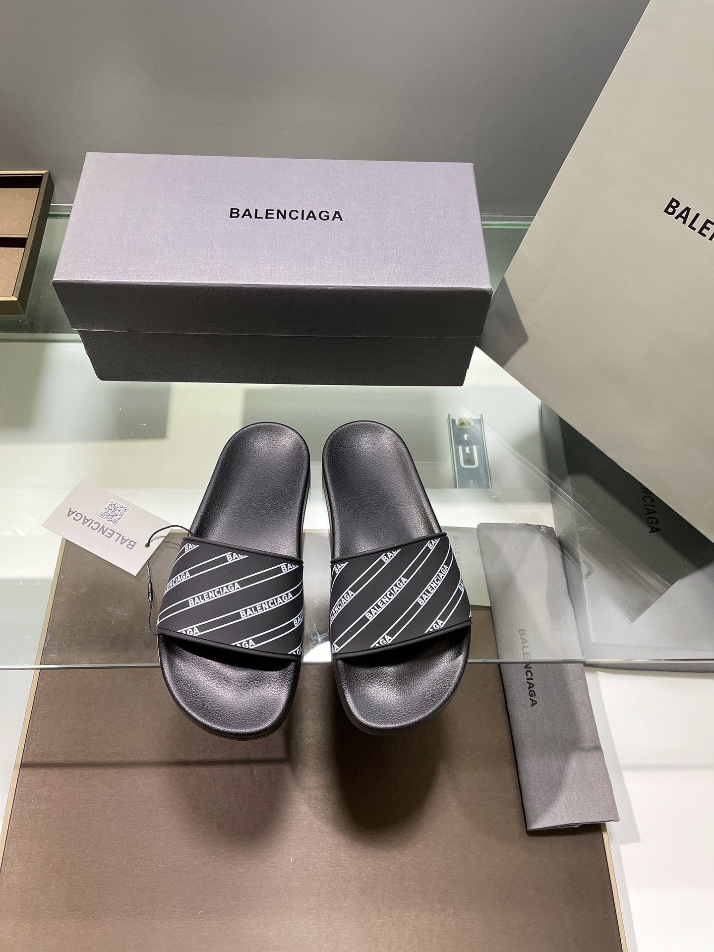 Bing Factory / Balenciaga Men's Women's Slippers