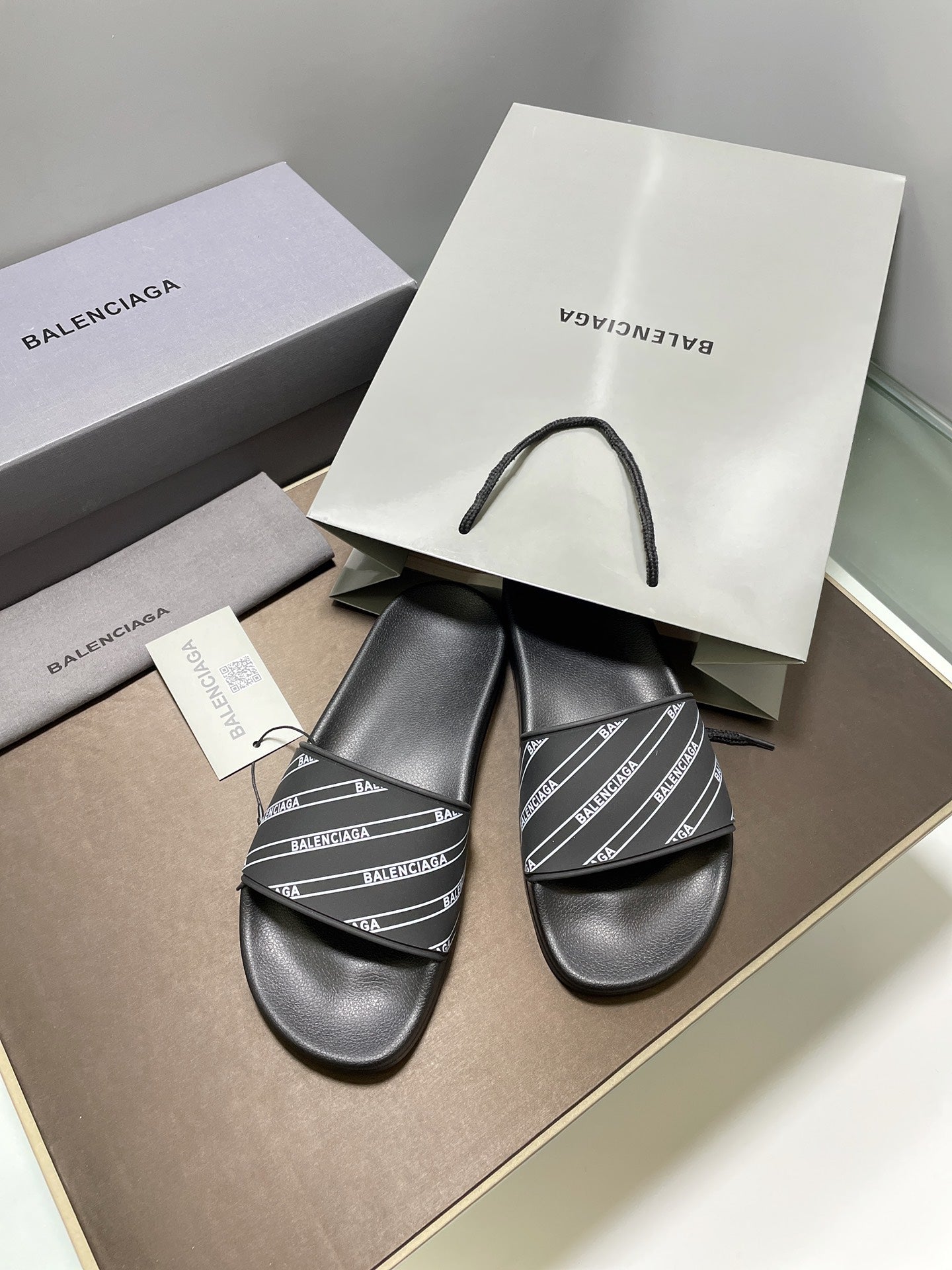 Bing Factory / Balenciaga Men's Women's Slippers