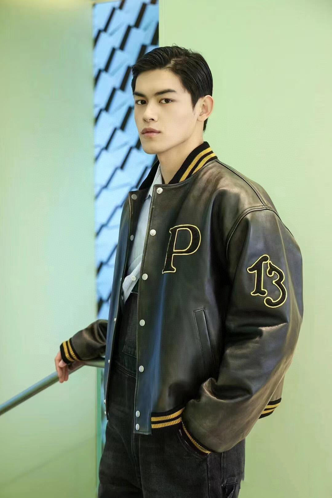 BVG / 프라다 남성 여성 재킷
