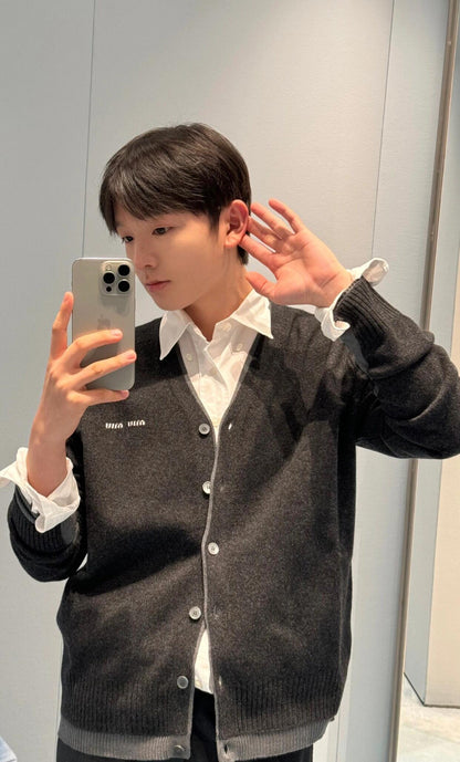BVG / 미우미우 남성 여성 니트