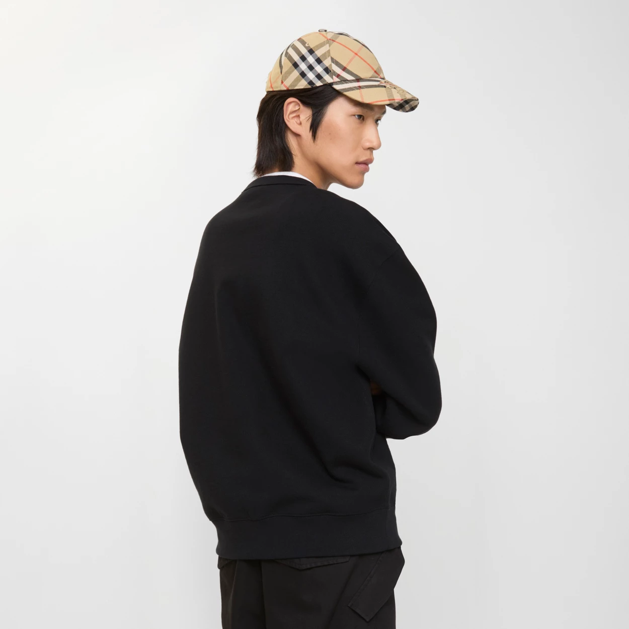 R공장 / 버버리 남성 라운드넥 맨투맨