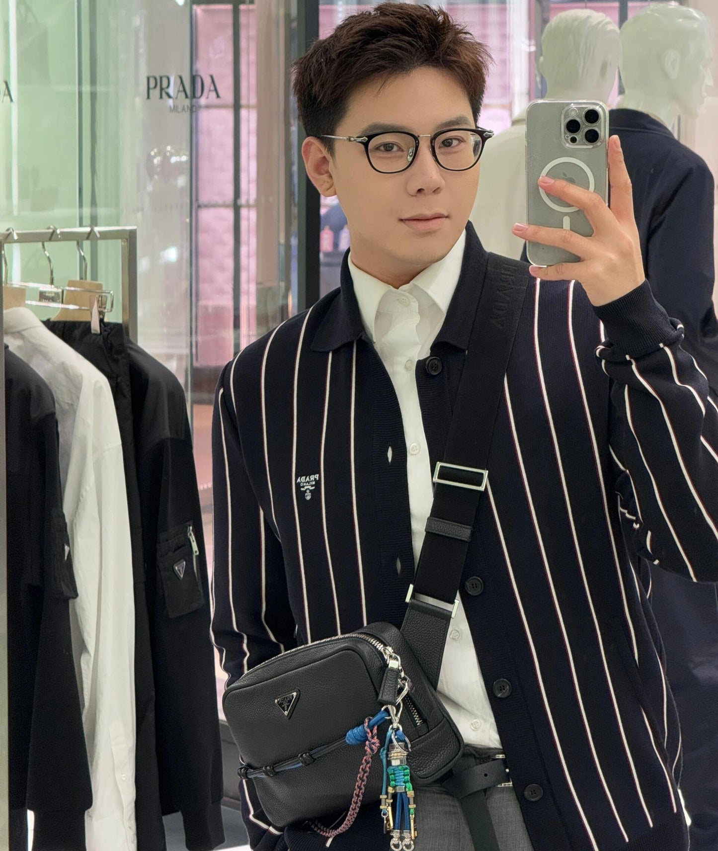 BVG / 프라다 남성 여성 니트 코트