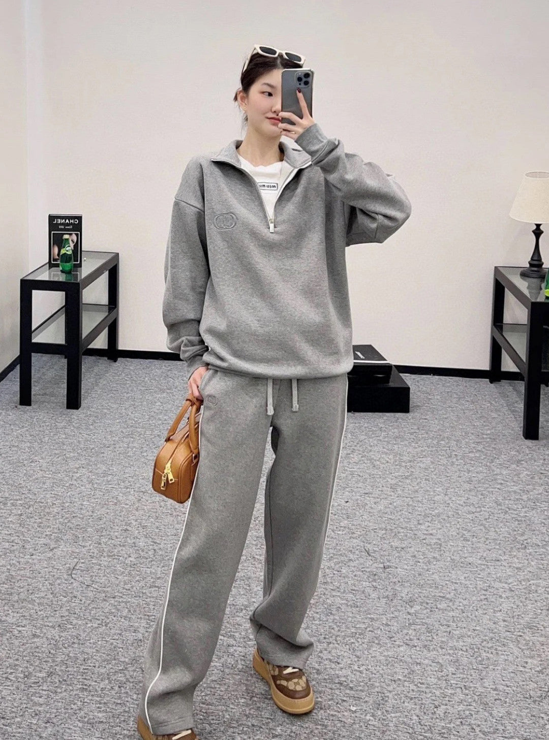 BVG / 디올 후드티