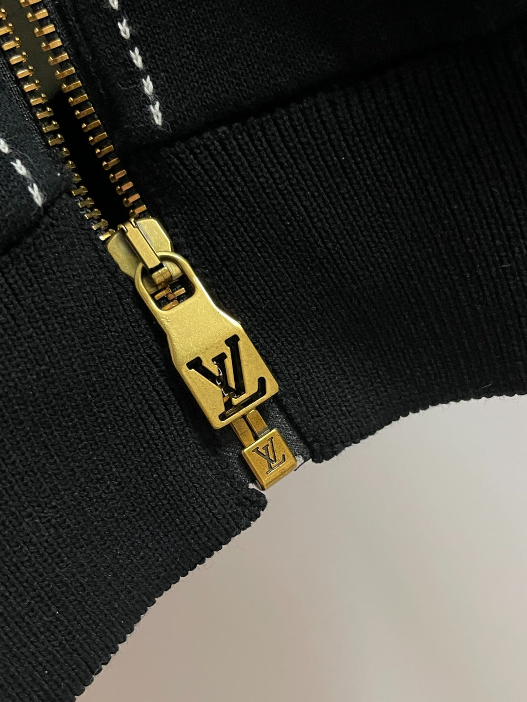 BVG / 루이비통 후드 코트