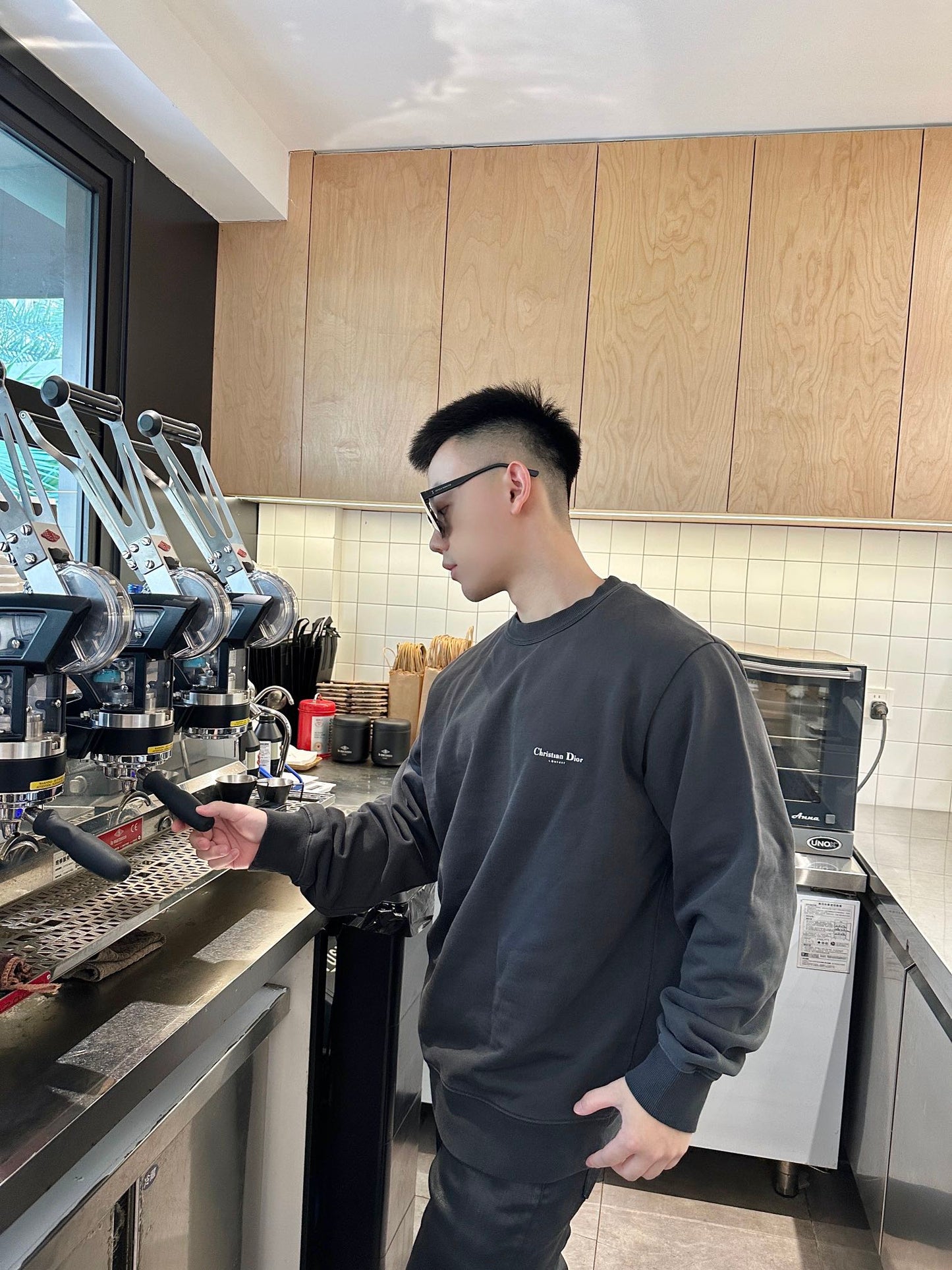 ZZLL / 디올 후드티