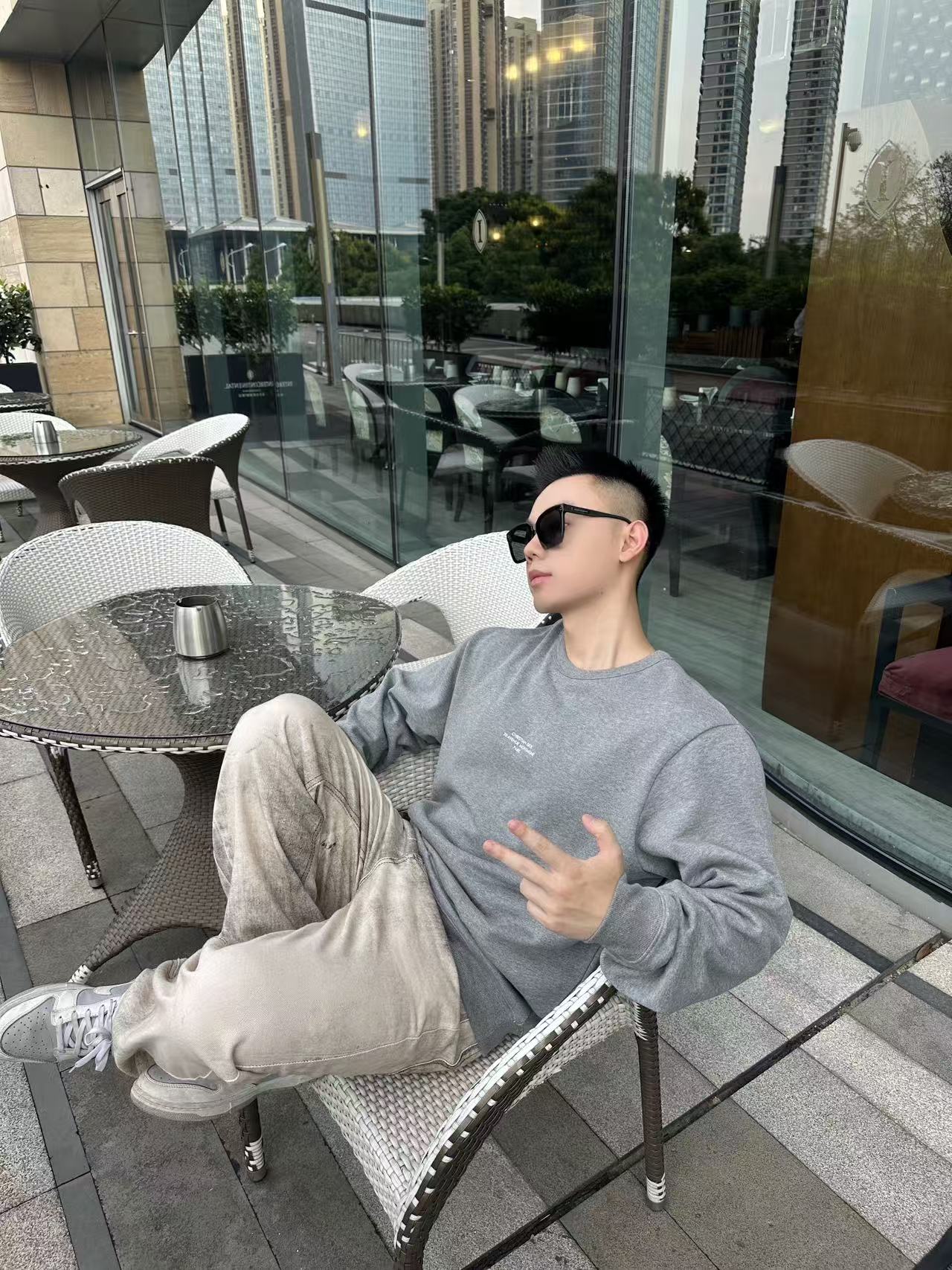 ZZLL / 디올 후드티