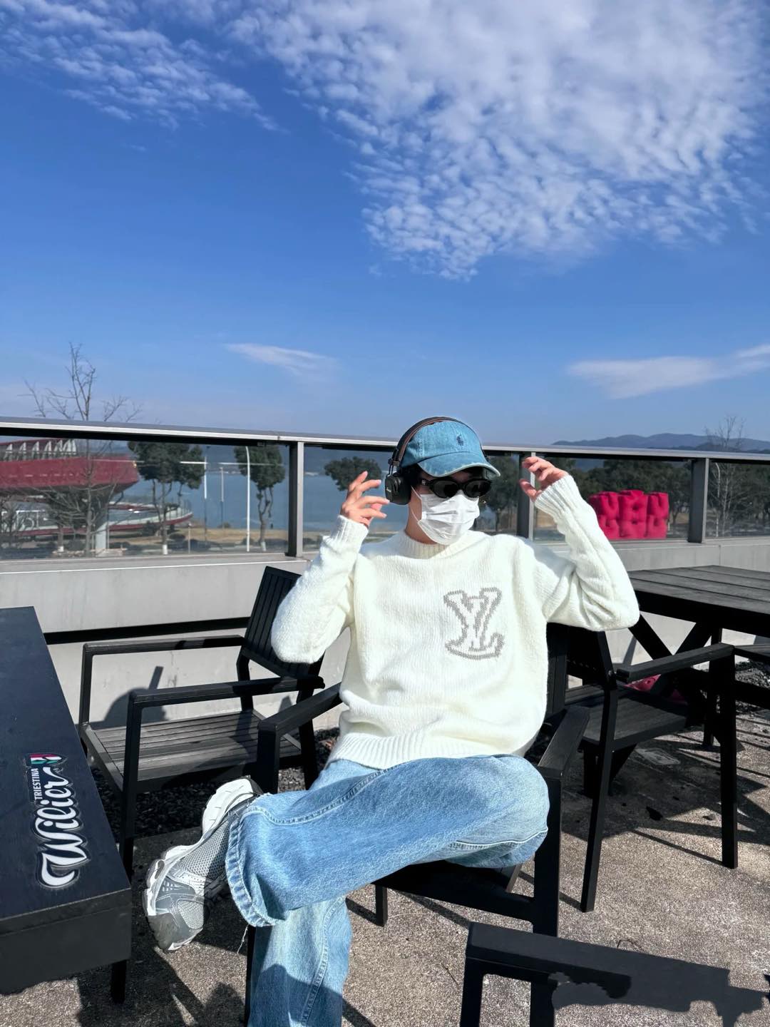 ZZLL / 루이비통 니트 스웨터
