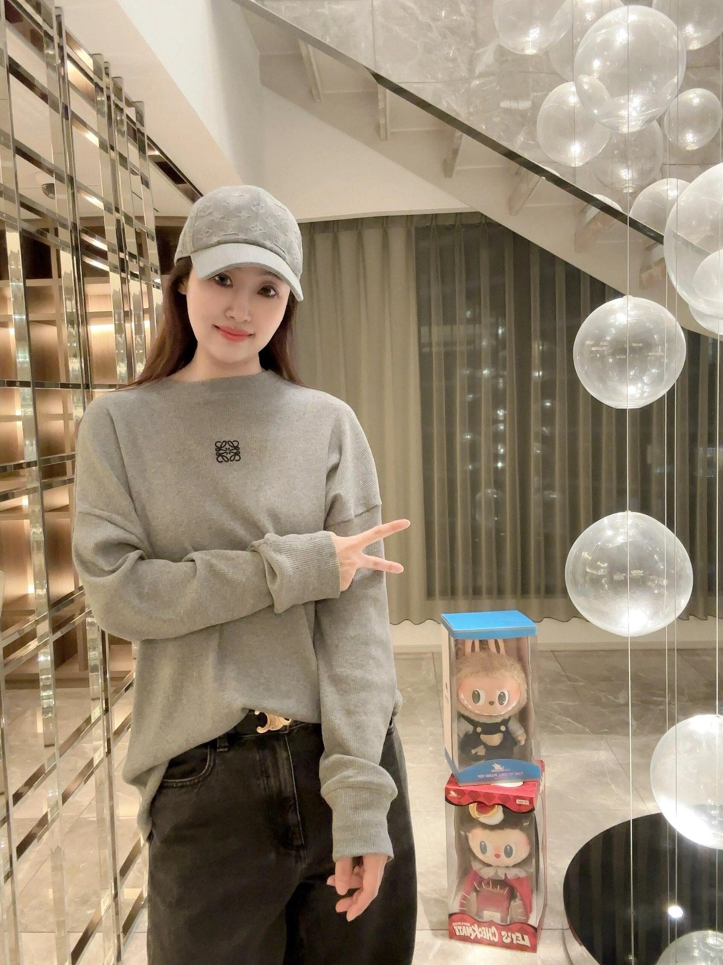 ZZLL / 로에베 긴팔티