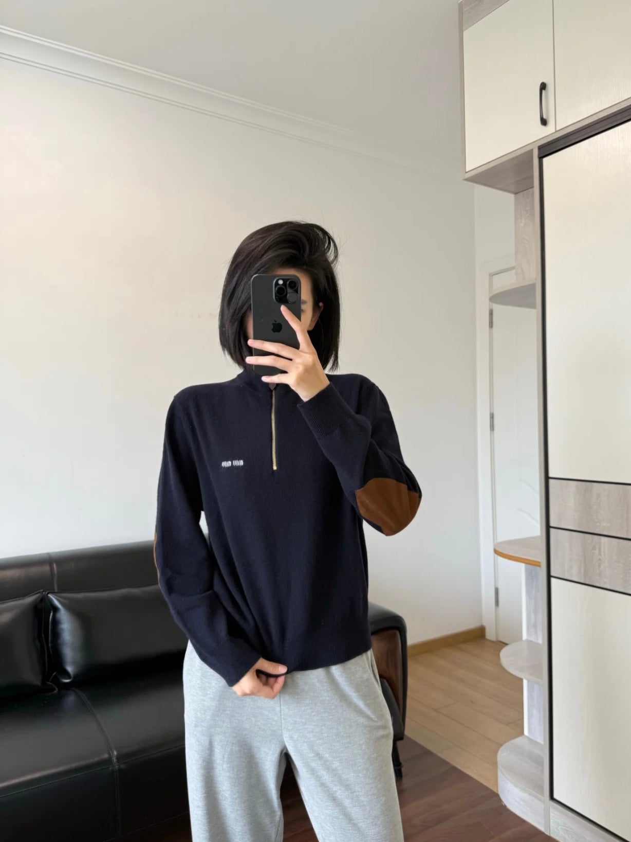 ZZLL / 미우미우 반집업 스웨터