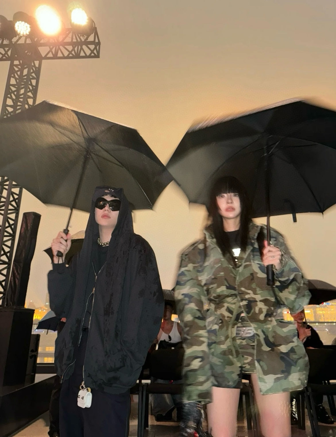 GTR / 발렌시아가 후드티셔츠