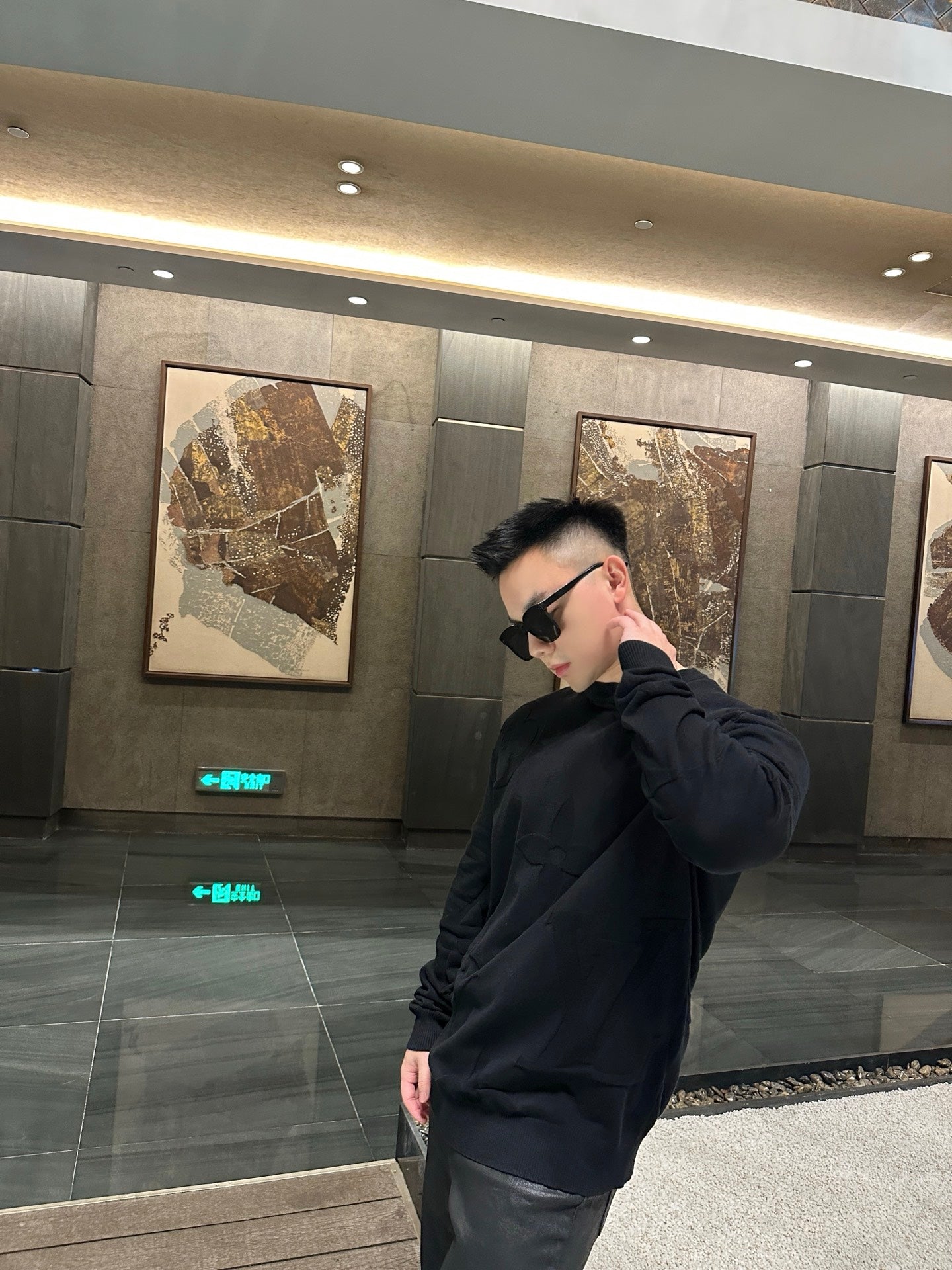 ZZLL / 루이비통 니트 스웨터