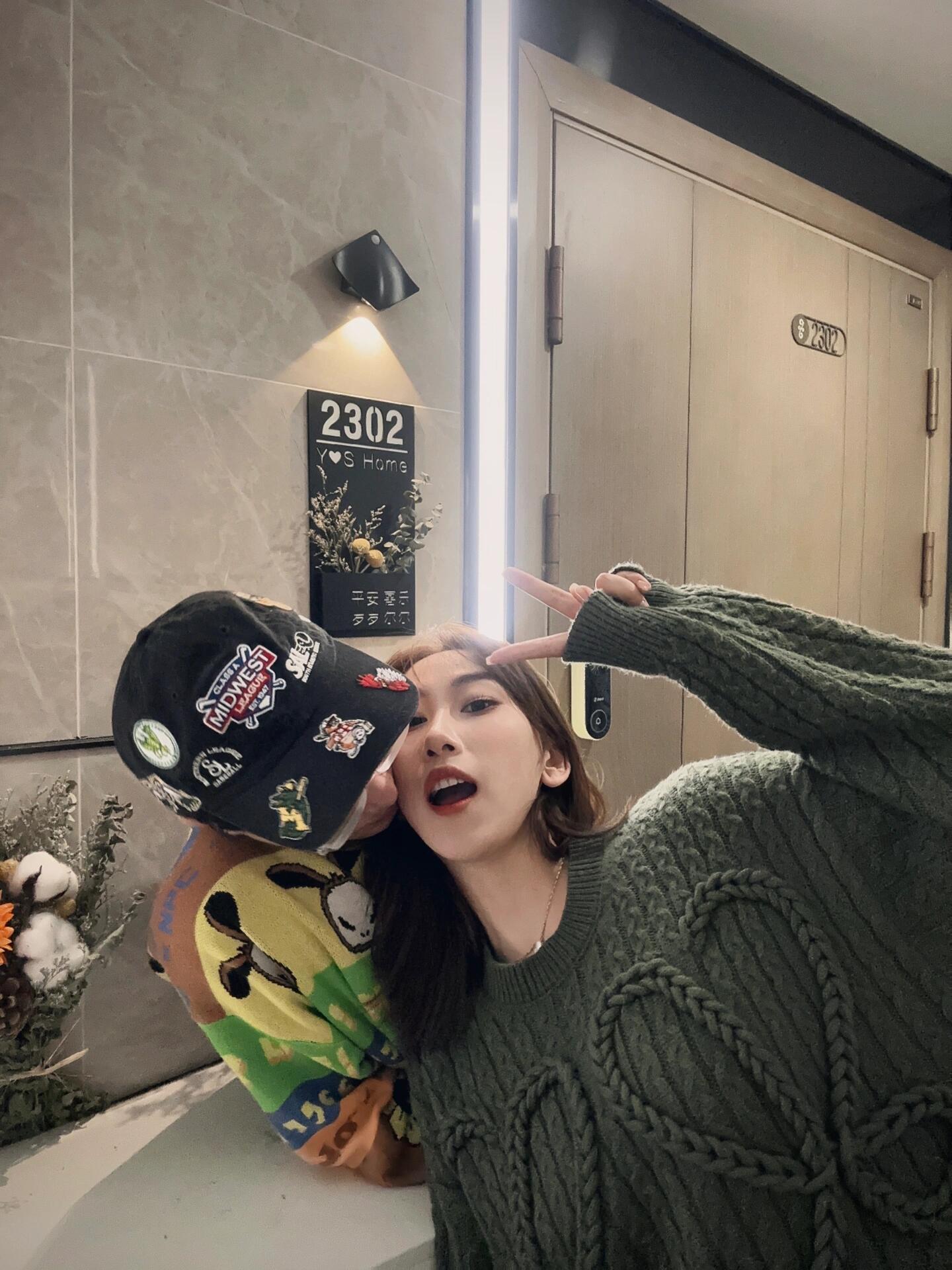 ZZLL / 로에베 니트 스웨터