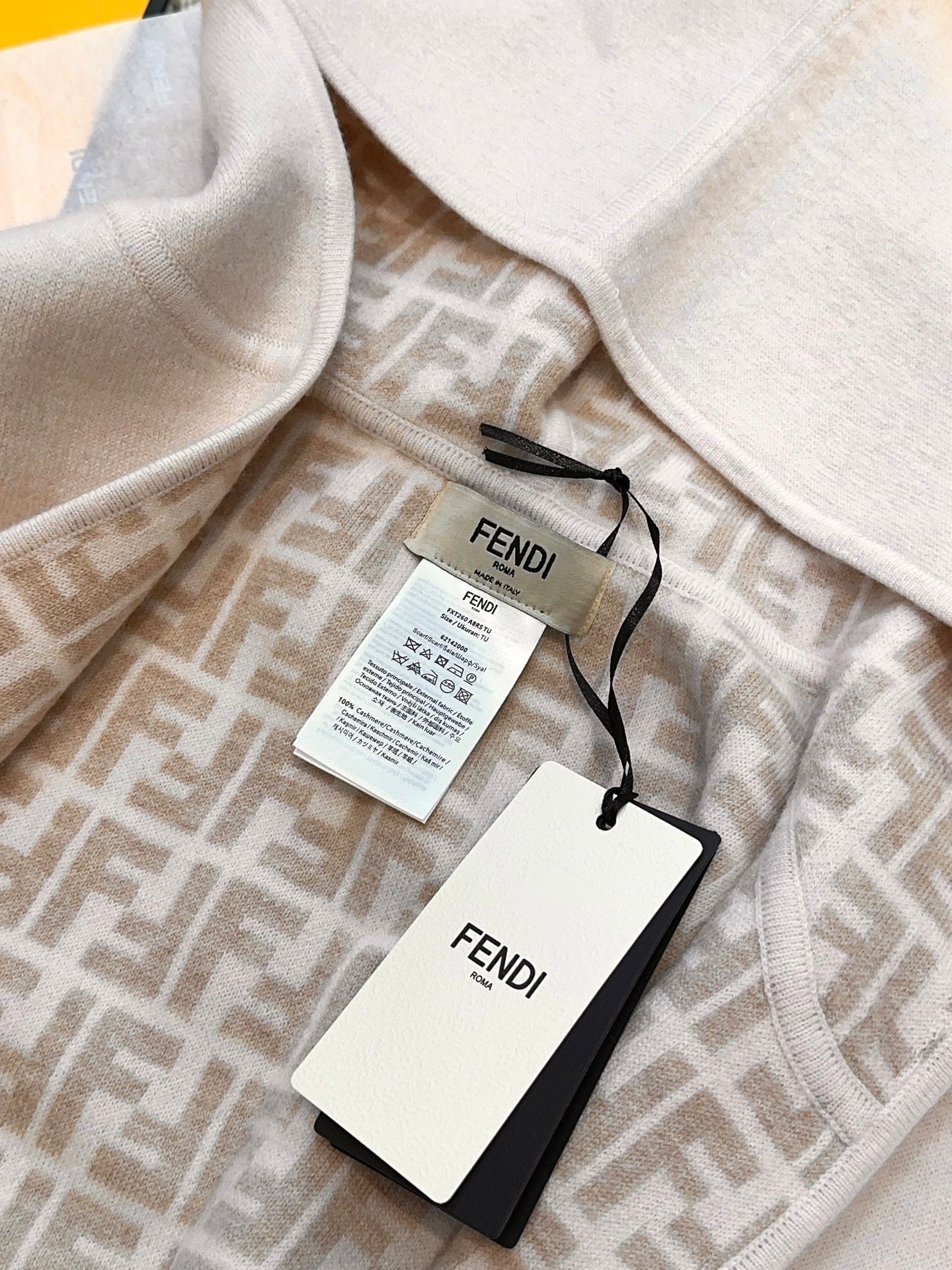 US / 펜디 망토 숄
