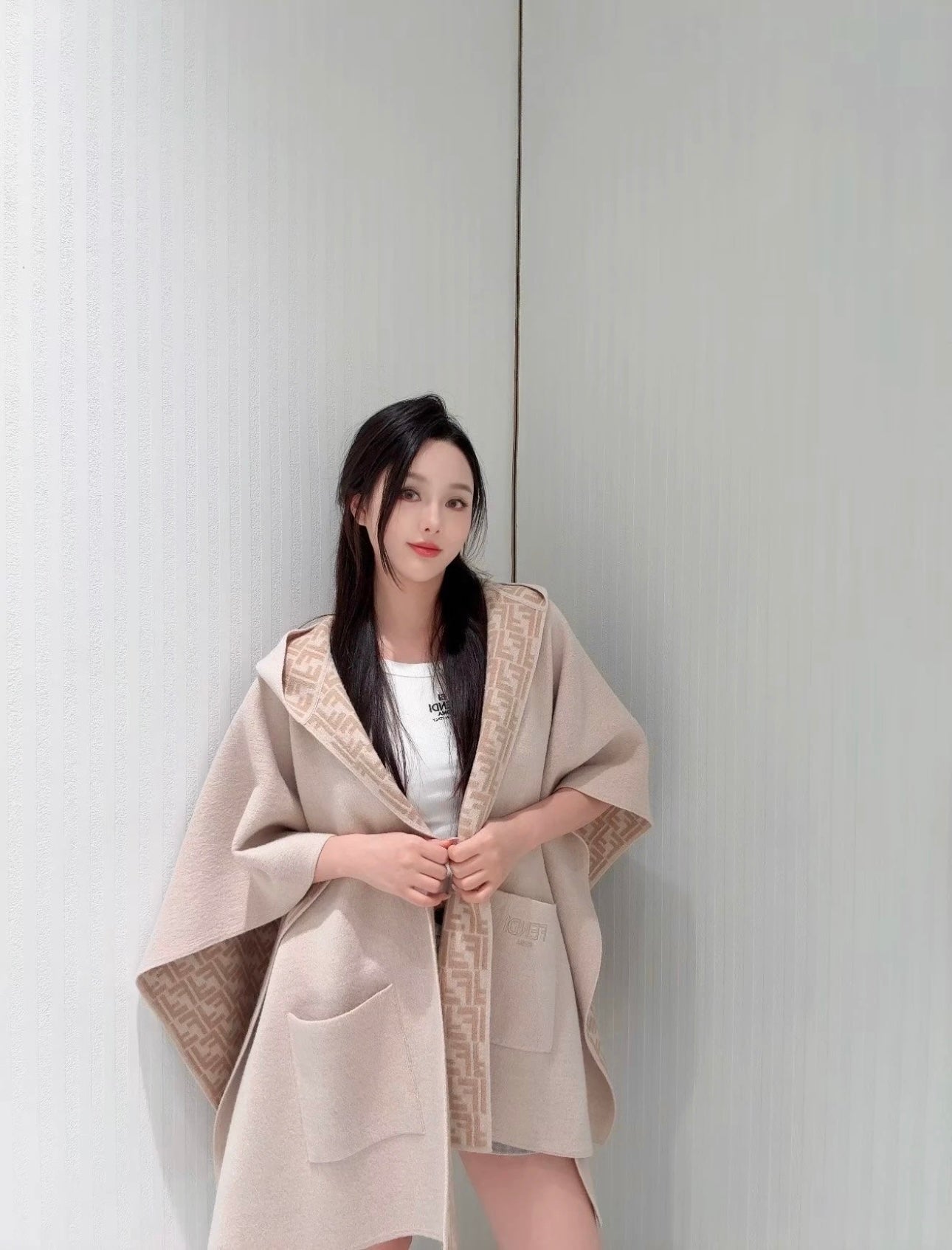 US / 펜디 망토 숄