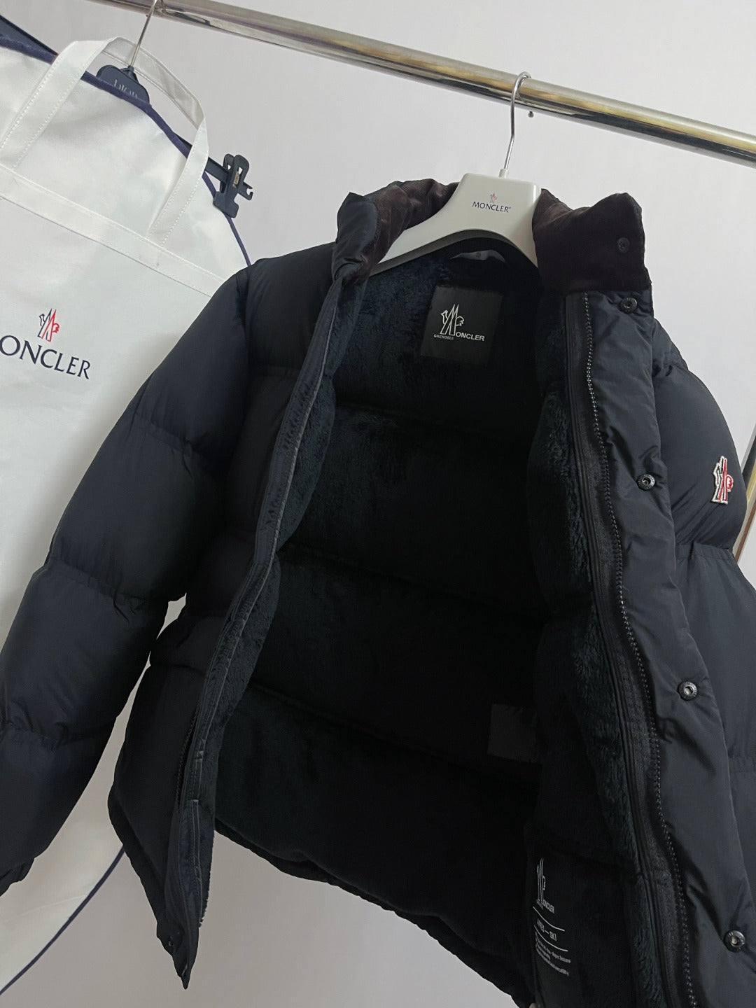 BVG / MC 패딩
