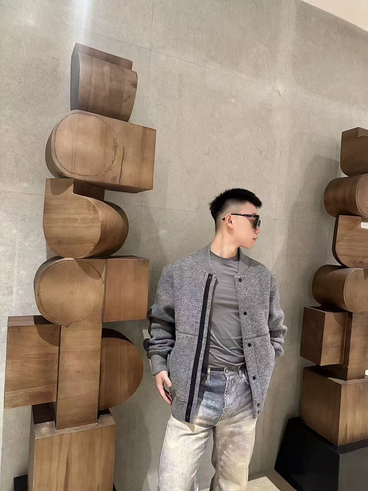 GTR / 발렌시아가 단추판 외투