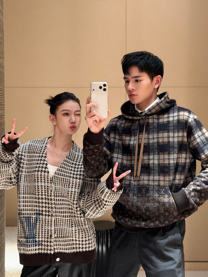 GTR / 루이비통 브이넥 카디건 스웨터