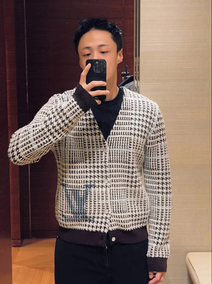 GTR / 루이비통 브이넥 카디건 스웨터