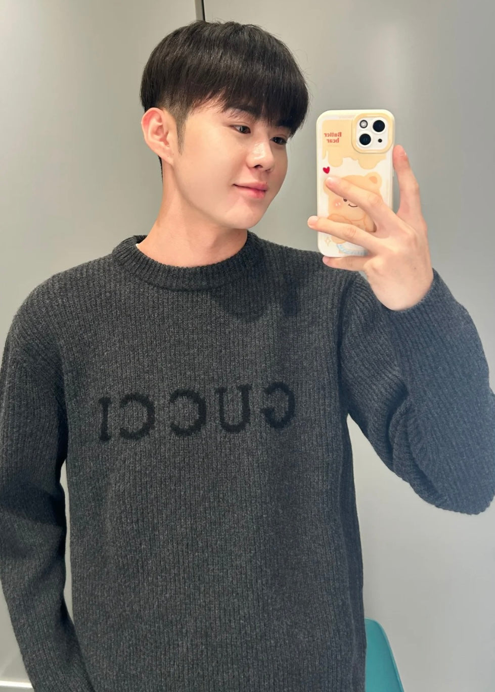 TJ셀러 / 구찌 알파벳 무늬 스웨터