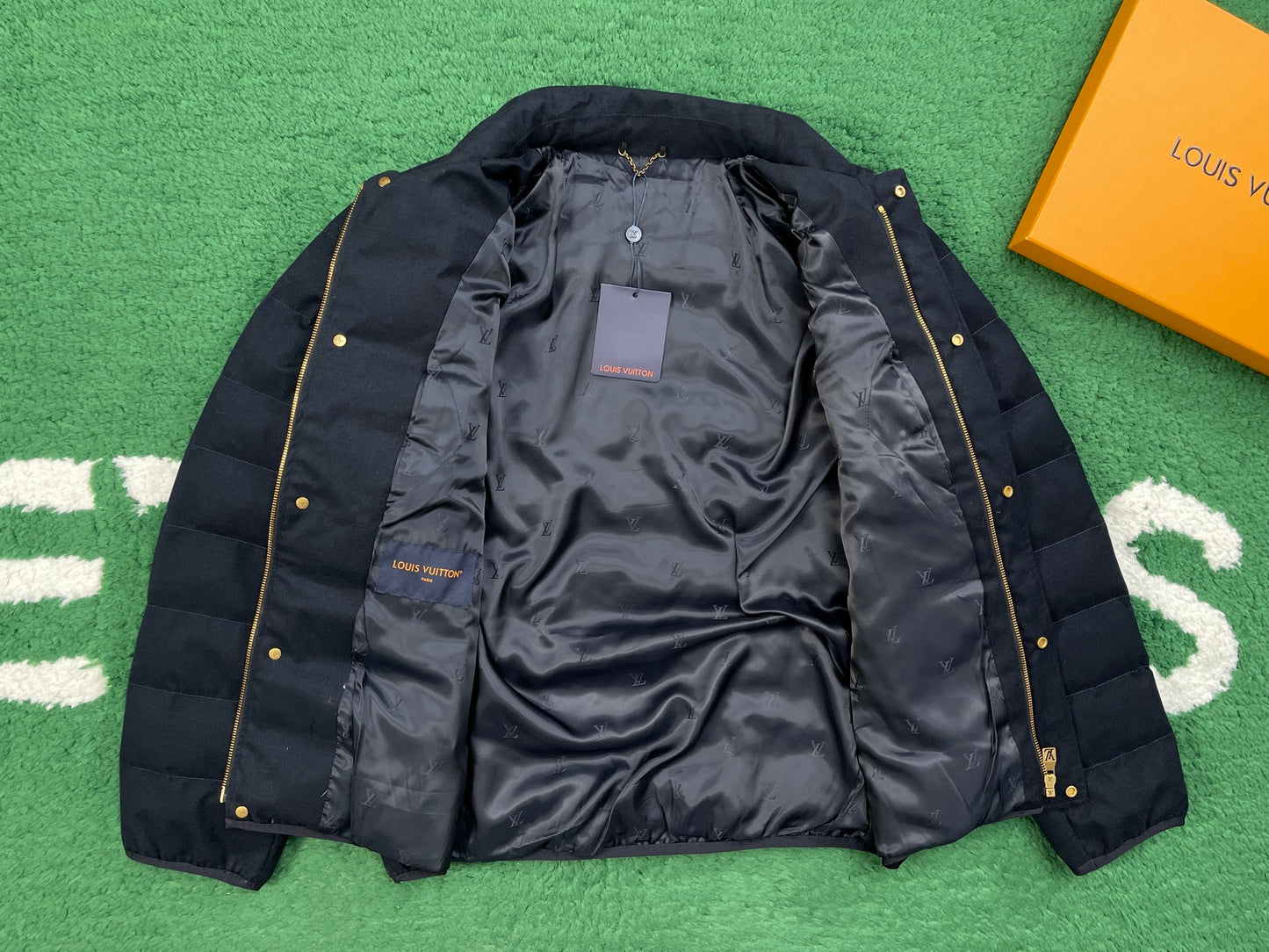 BVG / 루이비통 패딩