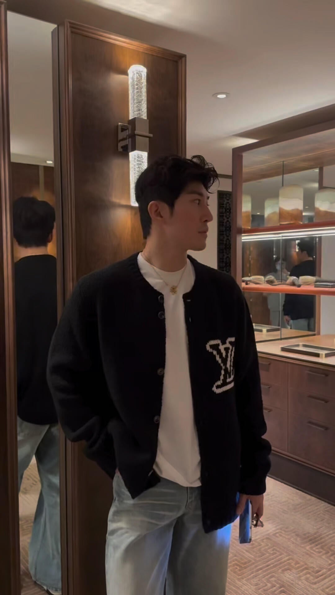 BVG / 루이비통 니트 카디건