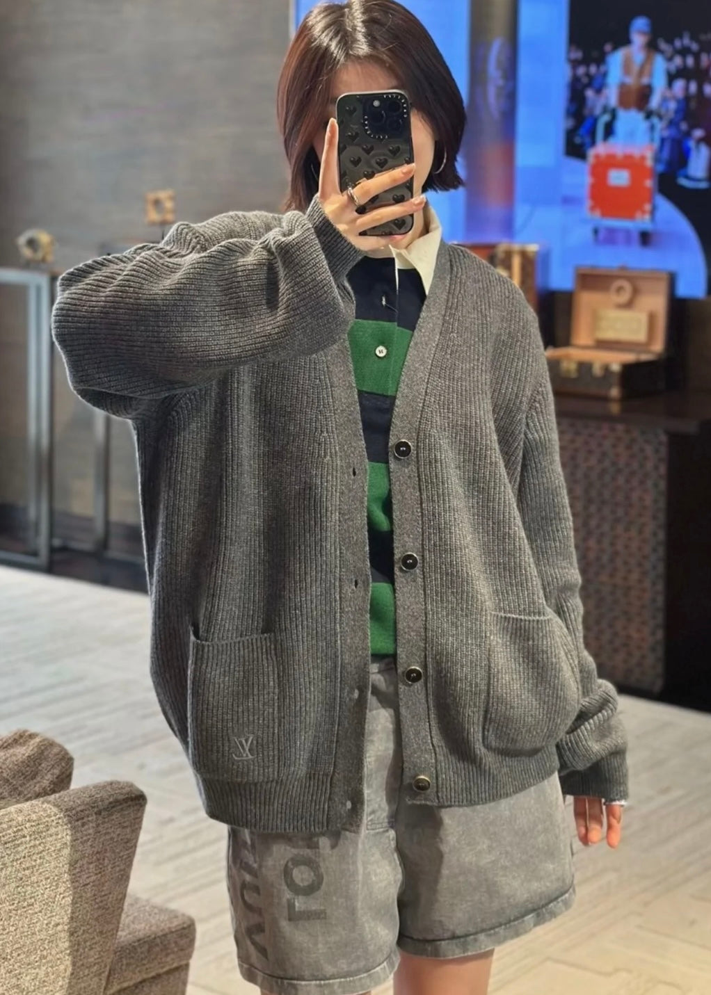 TJ셀러 / 루이비통 자수 캐시미어 카디건