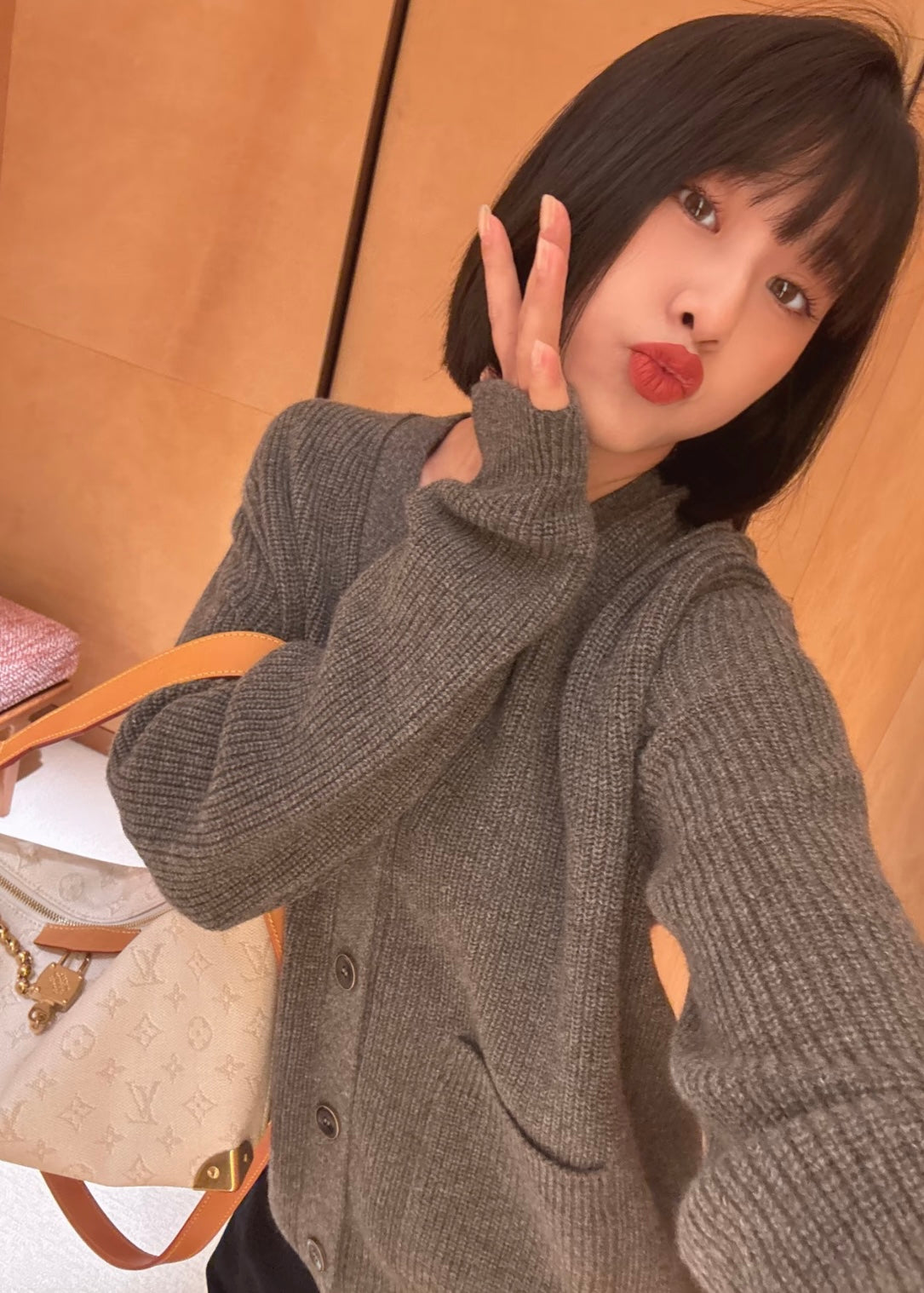 TJ셀러 / 루이비통 자수 캐시미어 카디건