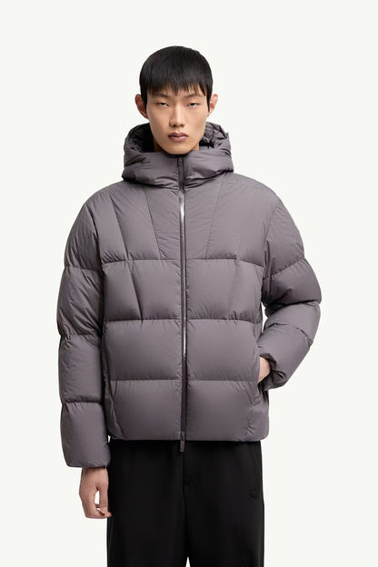 BVG / MC 후드가 있는 다운 재킷